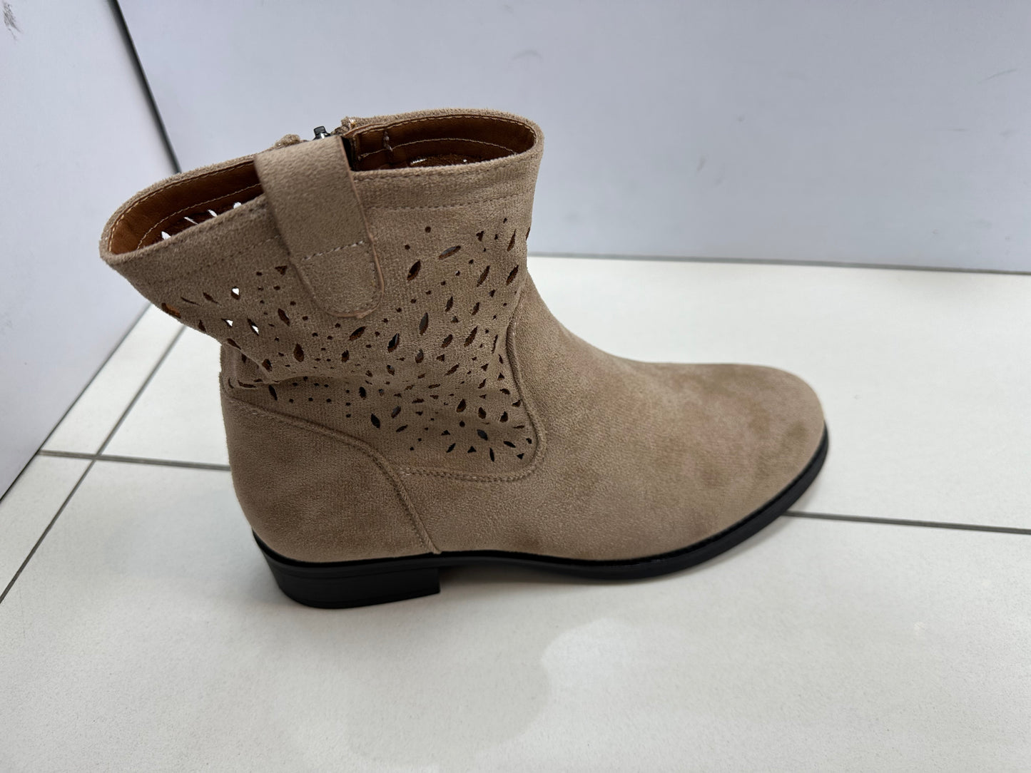 Eleganckie Buty Damskie D7253 (36-41,12par)