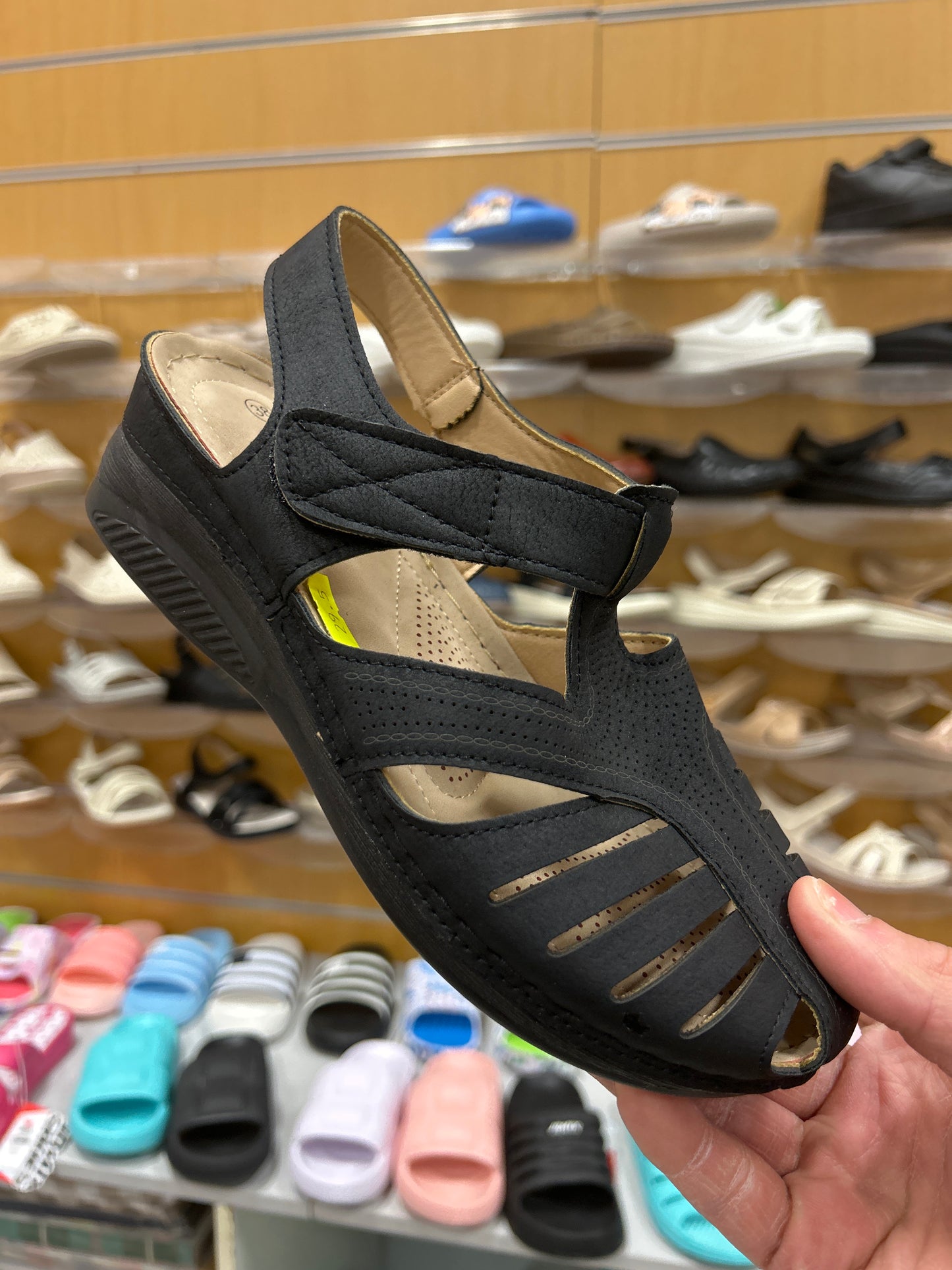 Sandały damskie D21362-1 (36-42,12Par)