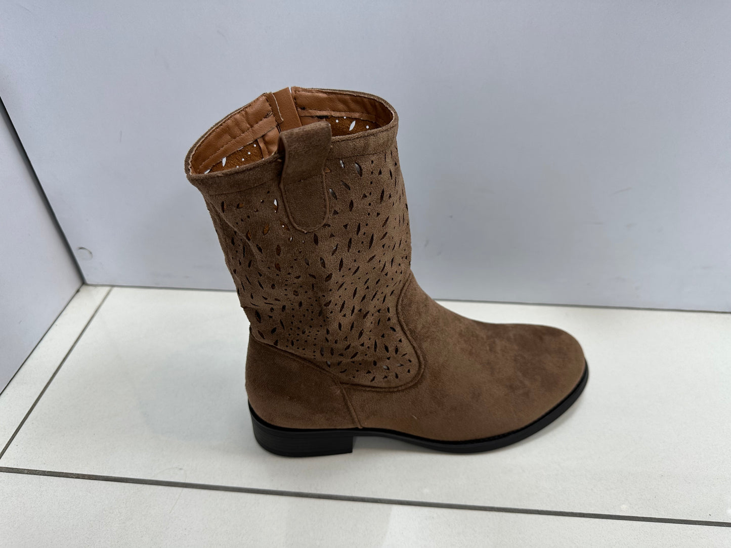 Eleganckie Buty Damske D7250 (36-41,12par)
