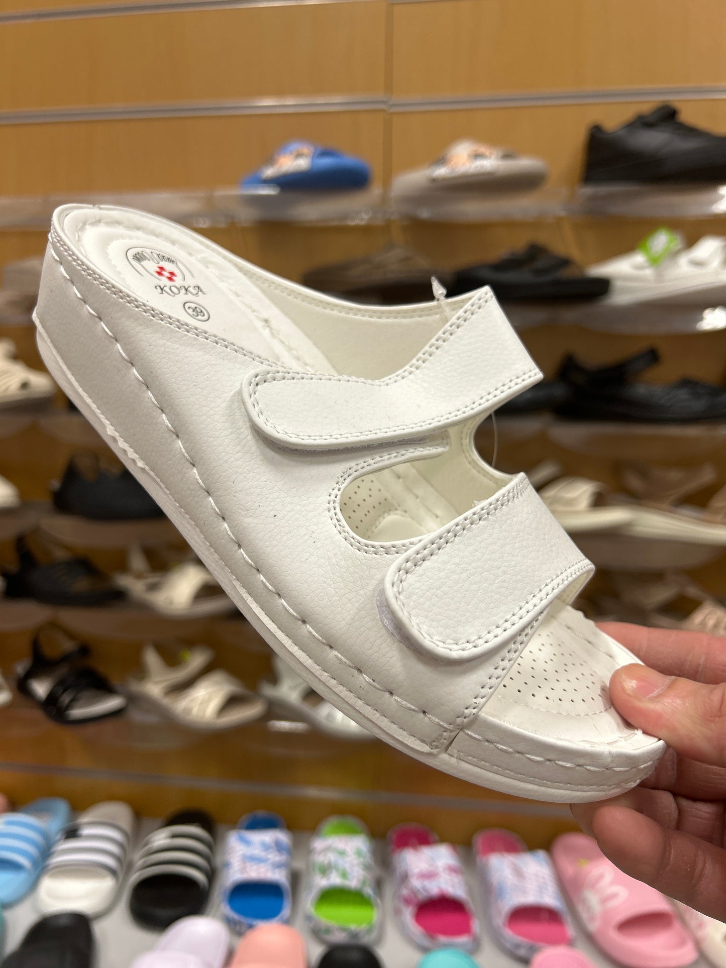 Klapki damskie 508-1 White (36-42,12Par)