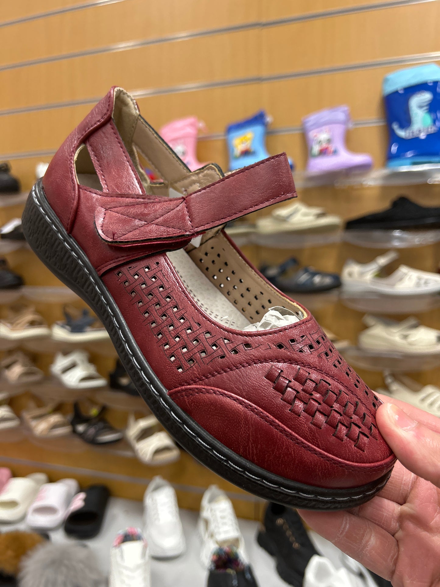 Sandały damskie D69-4 (36-42,12Par)