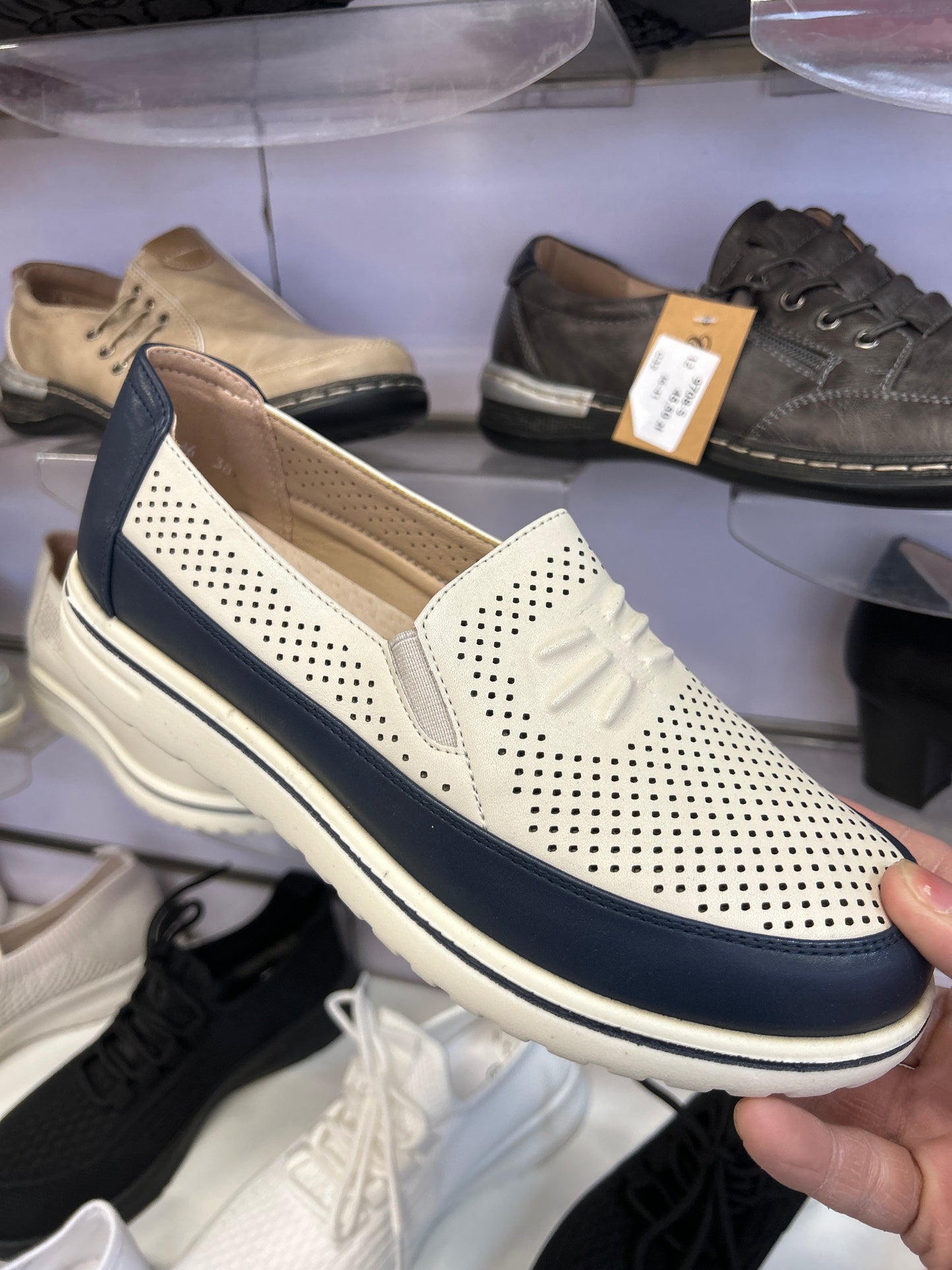Mokasyny damskie D26003-46 (36-42,12par)