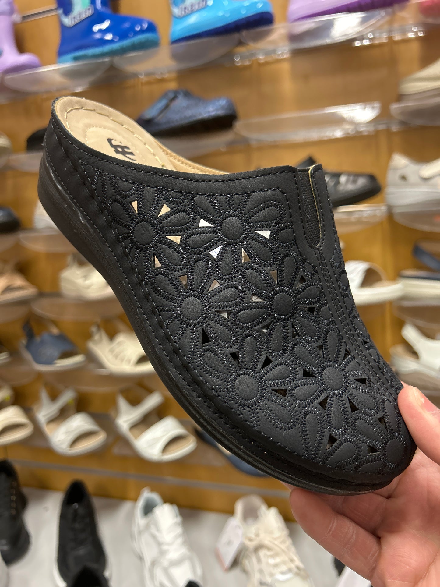 Klapki damskie D21880-1 (36-41,12par)