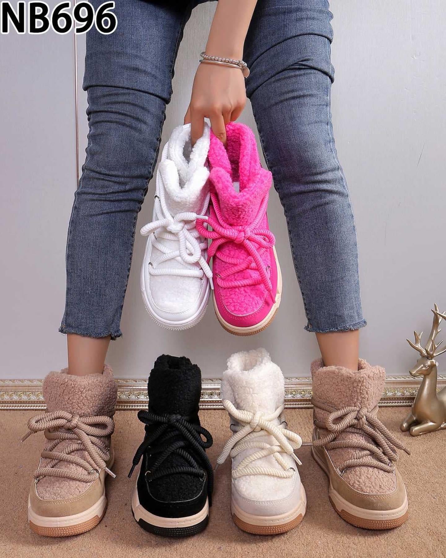 Botki damskie NB696 WHITE