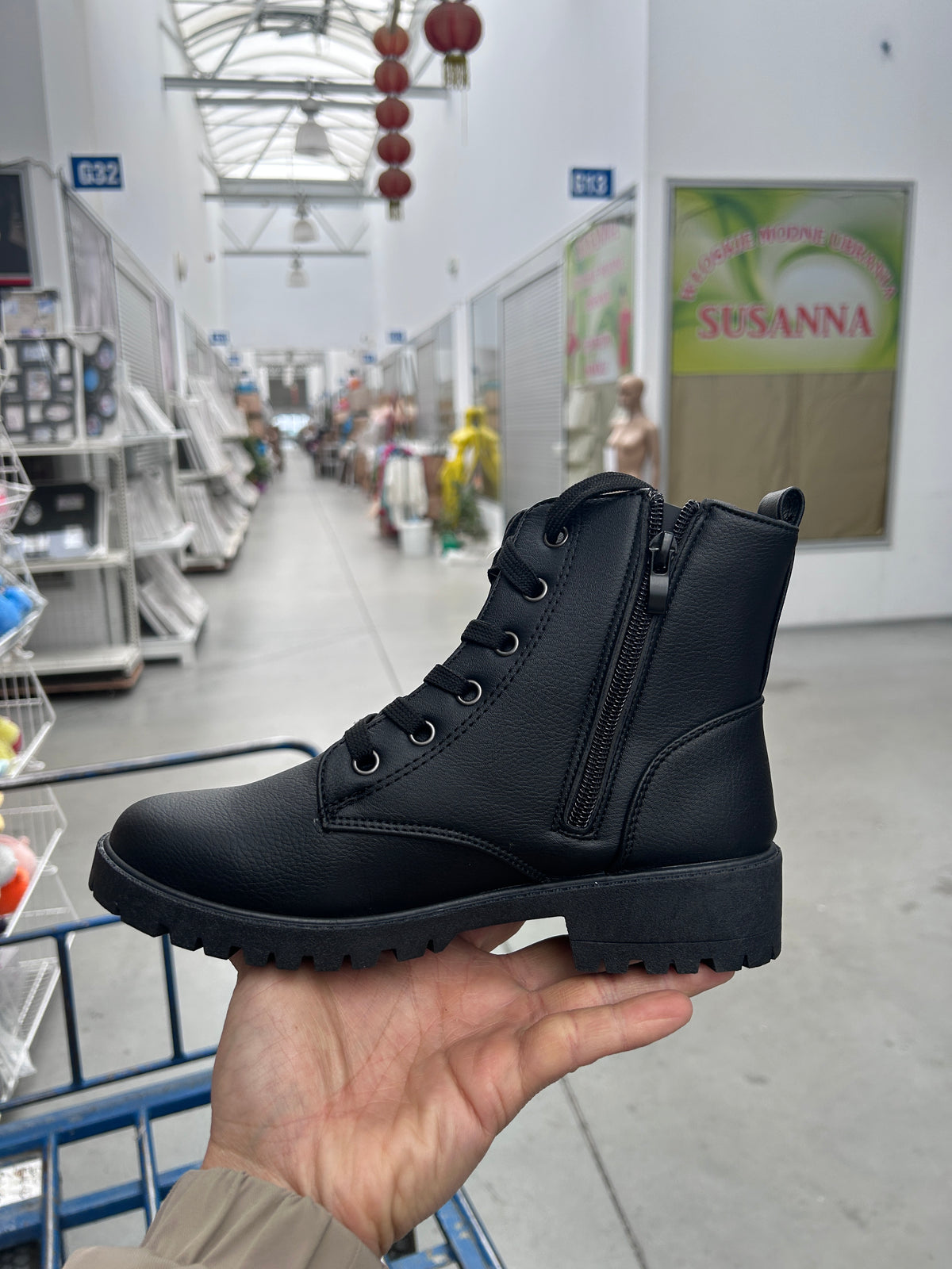 Eleganckie Buty Damskie D3715-1 (36-41,12par) BLACK