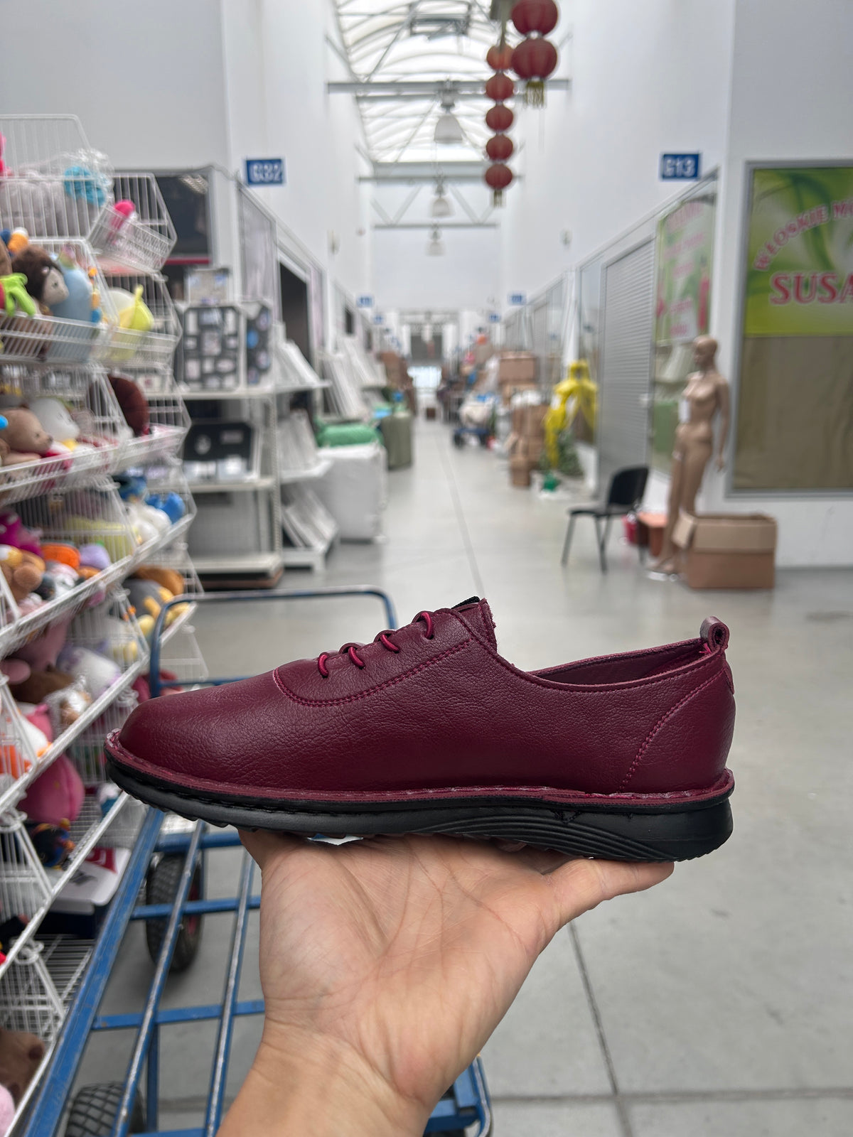 Półbuty Damskie D50-3 (36-42,12Par) Red