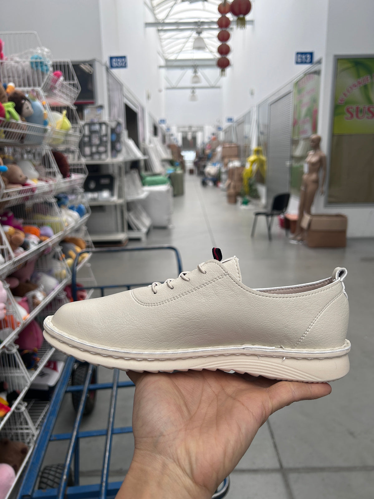 Półbuty Damskie D50-3 (36-42,12Par) Beige