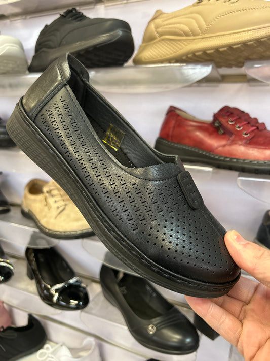 Półbuty Damskie D68-1 (36-42,12Par)