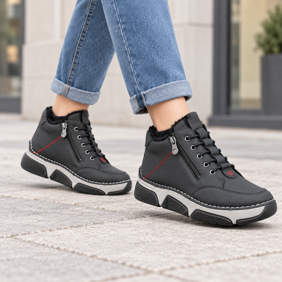 Botki Damskie (36-42) 12Par D1505-1 BLACK