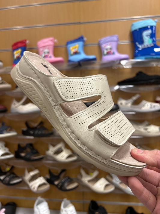 Klapki damskie D2808-4 (36-42,12Par)