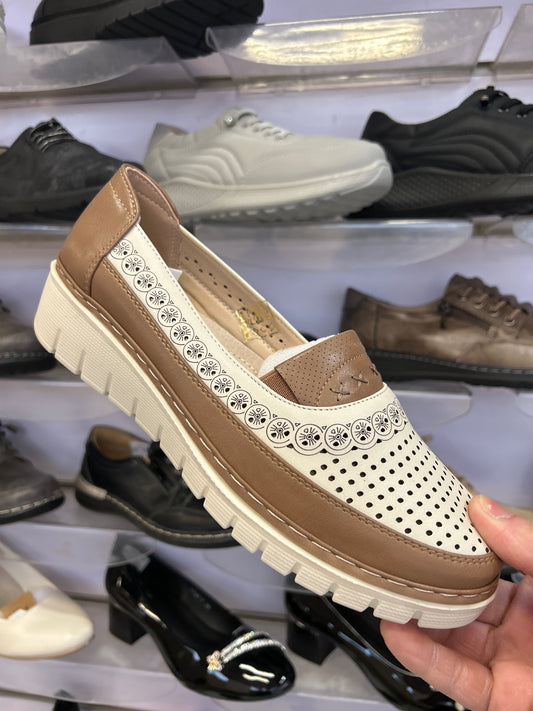 Półbuty Damskie 26103-45 (36-42,12Par)