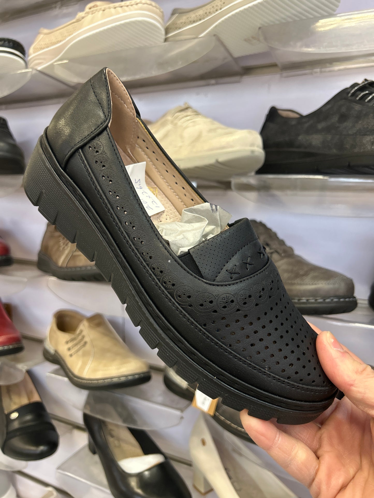 Półbuty Damskie 26103-1 (36-42,12Par)