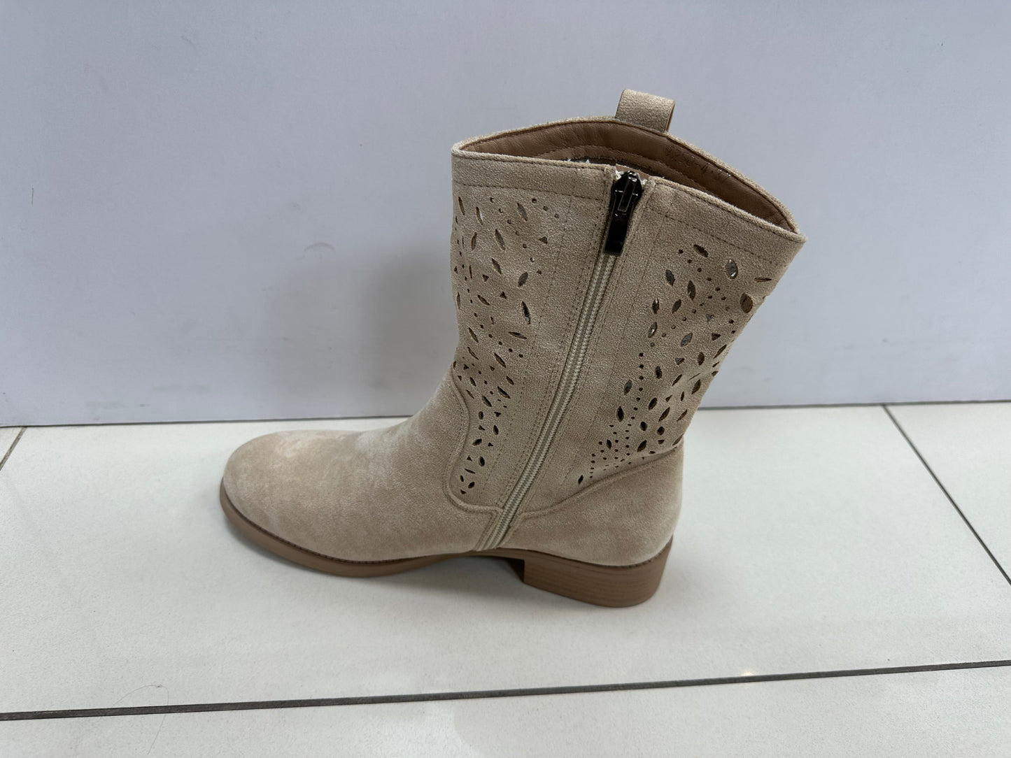 Eleganckie Buty Damske D7250 (36-41,12par）