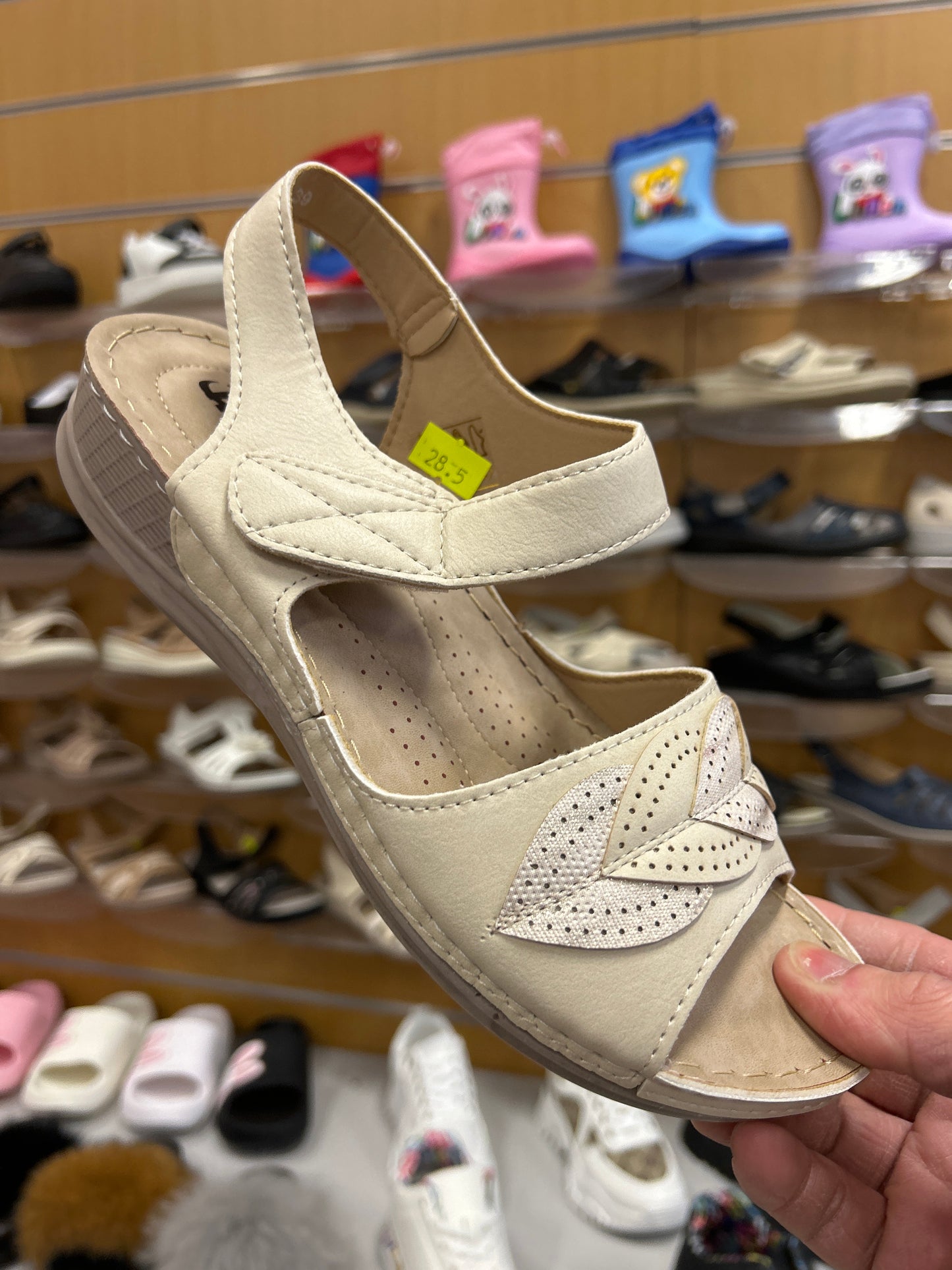 Sandały damskie D21092-4 (36-42,12Par)