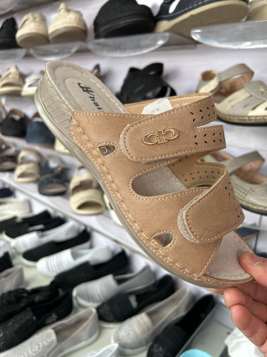 Sandały damskie D22367-10 (36-42,12Par)