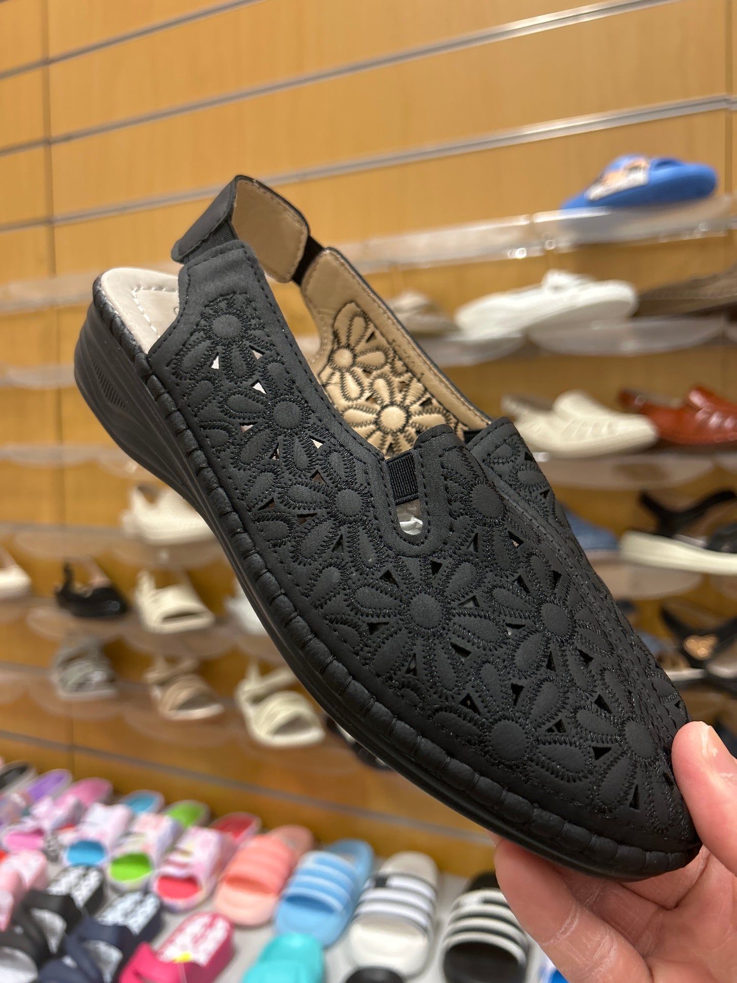 Sandały damskie D2500-1 (36-42,12Par)