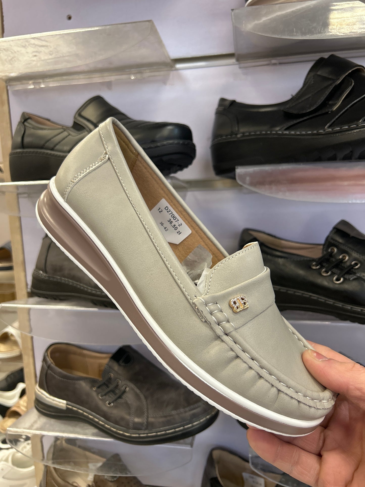 Półbuty Damskie D27007-2 (36-42,12Par)