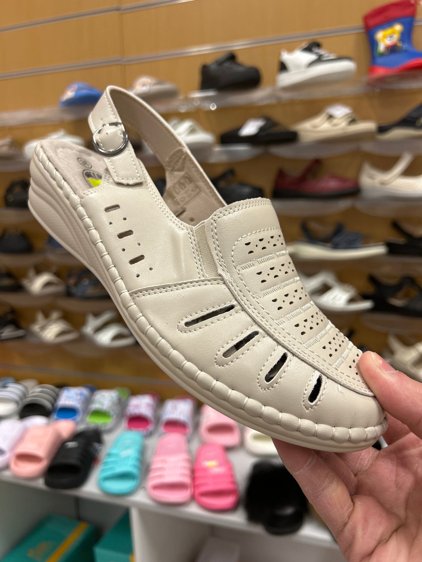 Sandały damskie D1101-3 (36-42,12Par)