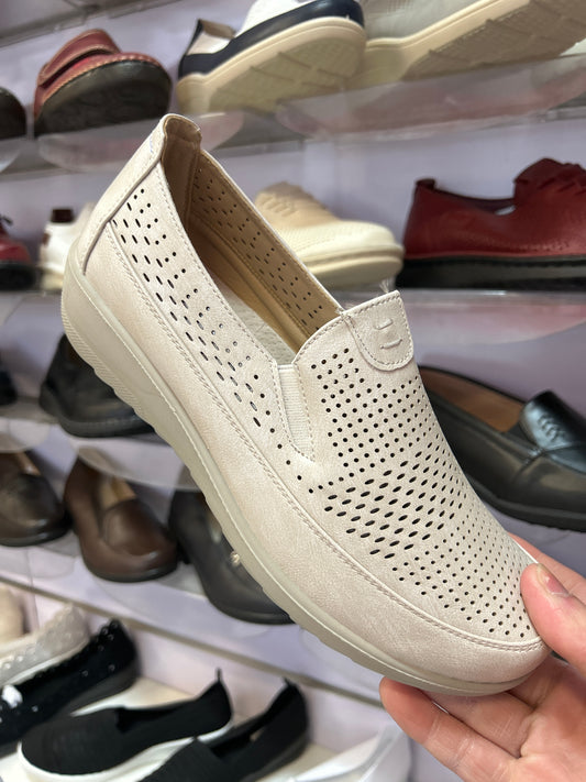 Półbuty Damskie D8604-4 (36-42,12Par)