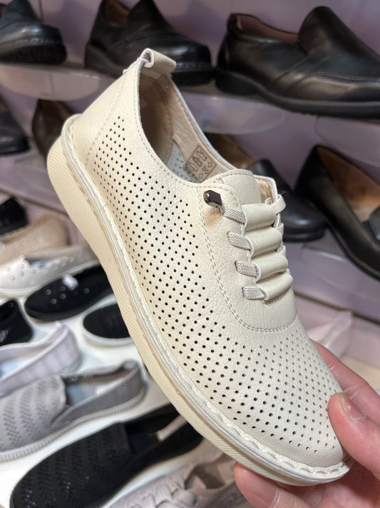 Półbuty Damskie D25159-4 (36-42,12Par)