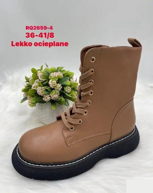 Botki na płaskim- LEKKO OCIEPLANE (36-41, 8par) RQ2659-4 BROWN