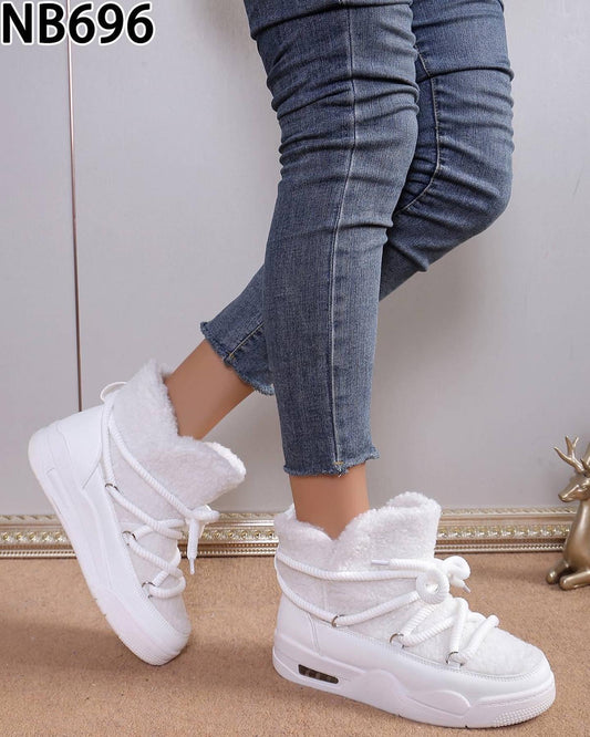 Botki damskie NB696 WHITE