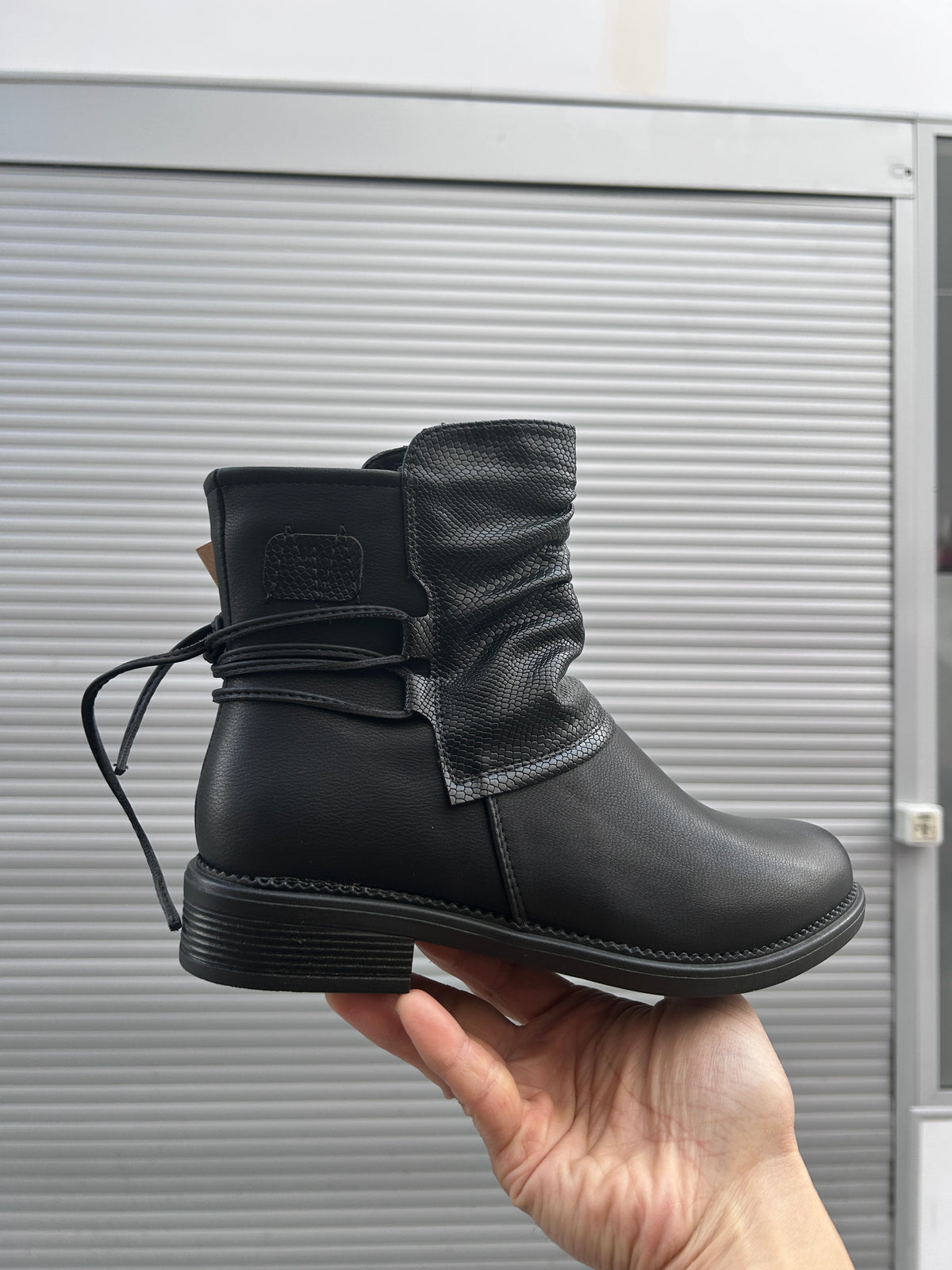 Botki Damskie (36-42) 12Par D27585-1 BLACK