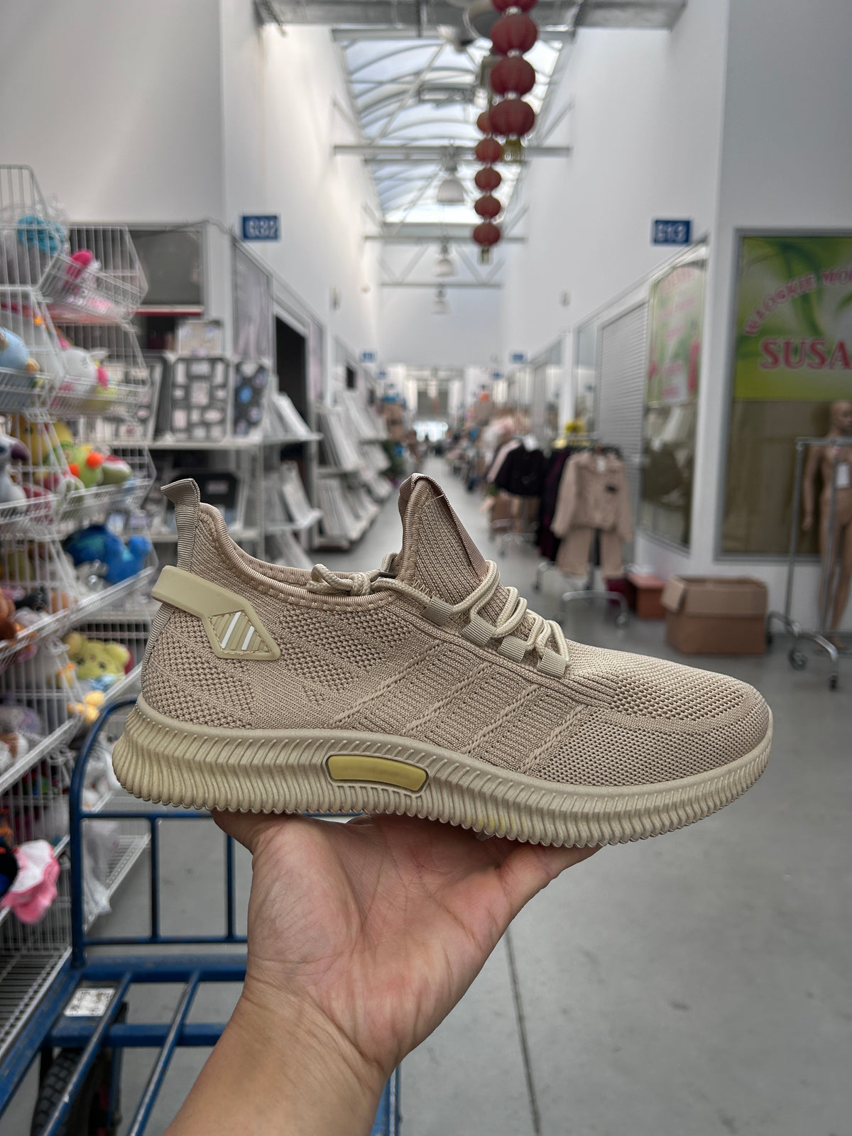 Buty Sportowe Męskie W24001 Beige  (41-46,12par)