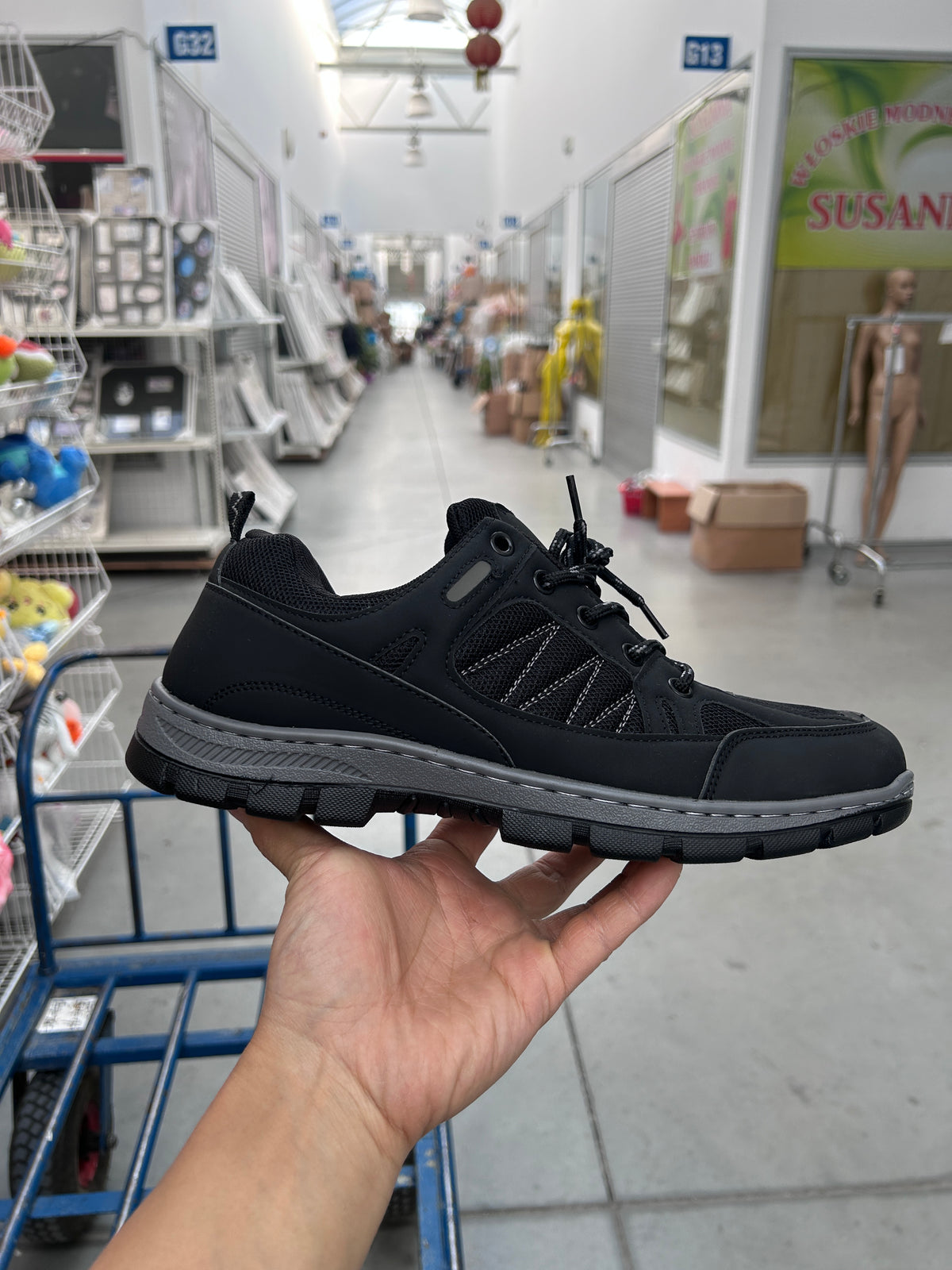 Buty Sportowe Męskie U4001-1 Black  (40-46,12par)