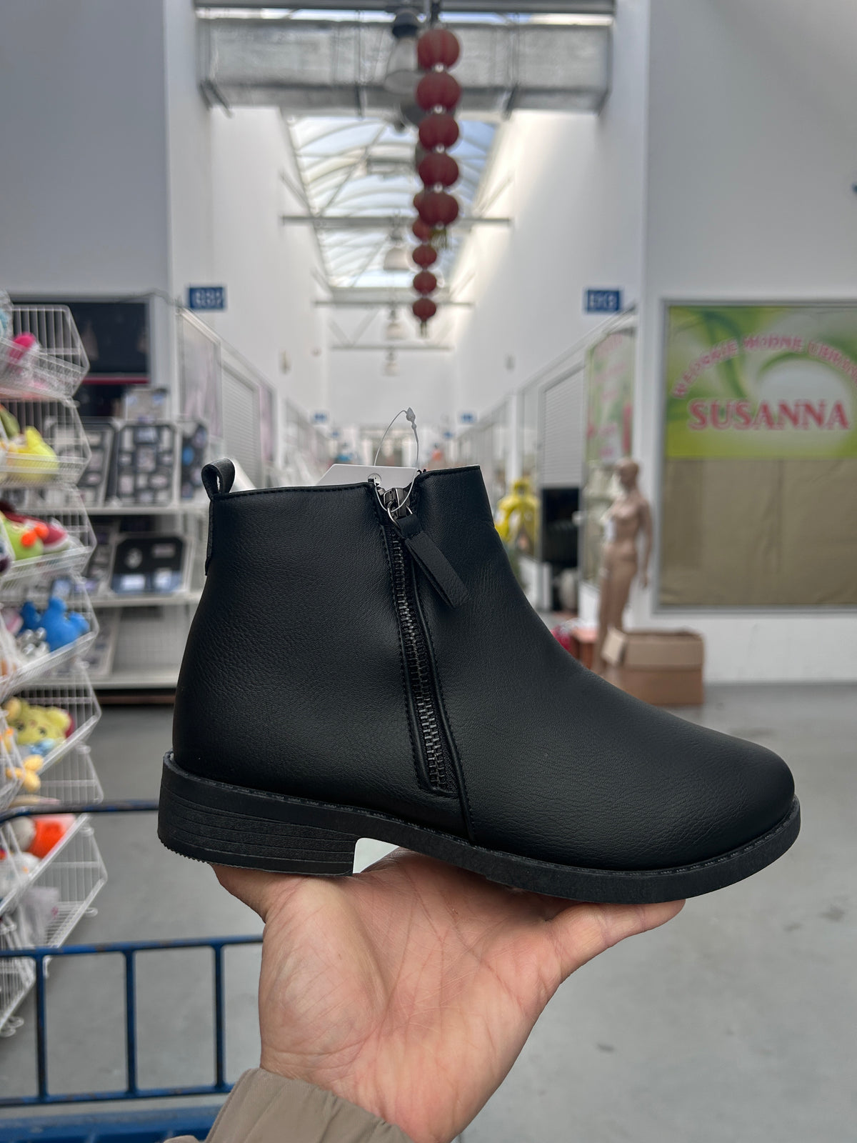Eleganckie Buty Damskie D3714-1 (36-41,12par) BLACK