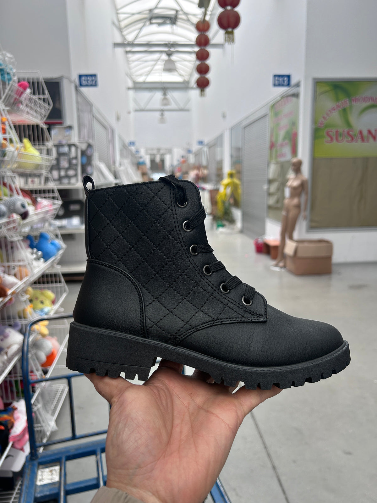 Eleganckie Buty Damskie D3715-1 (36-41,12par) BLACK