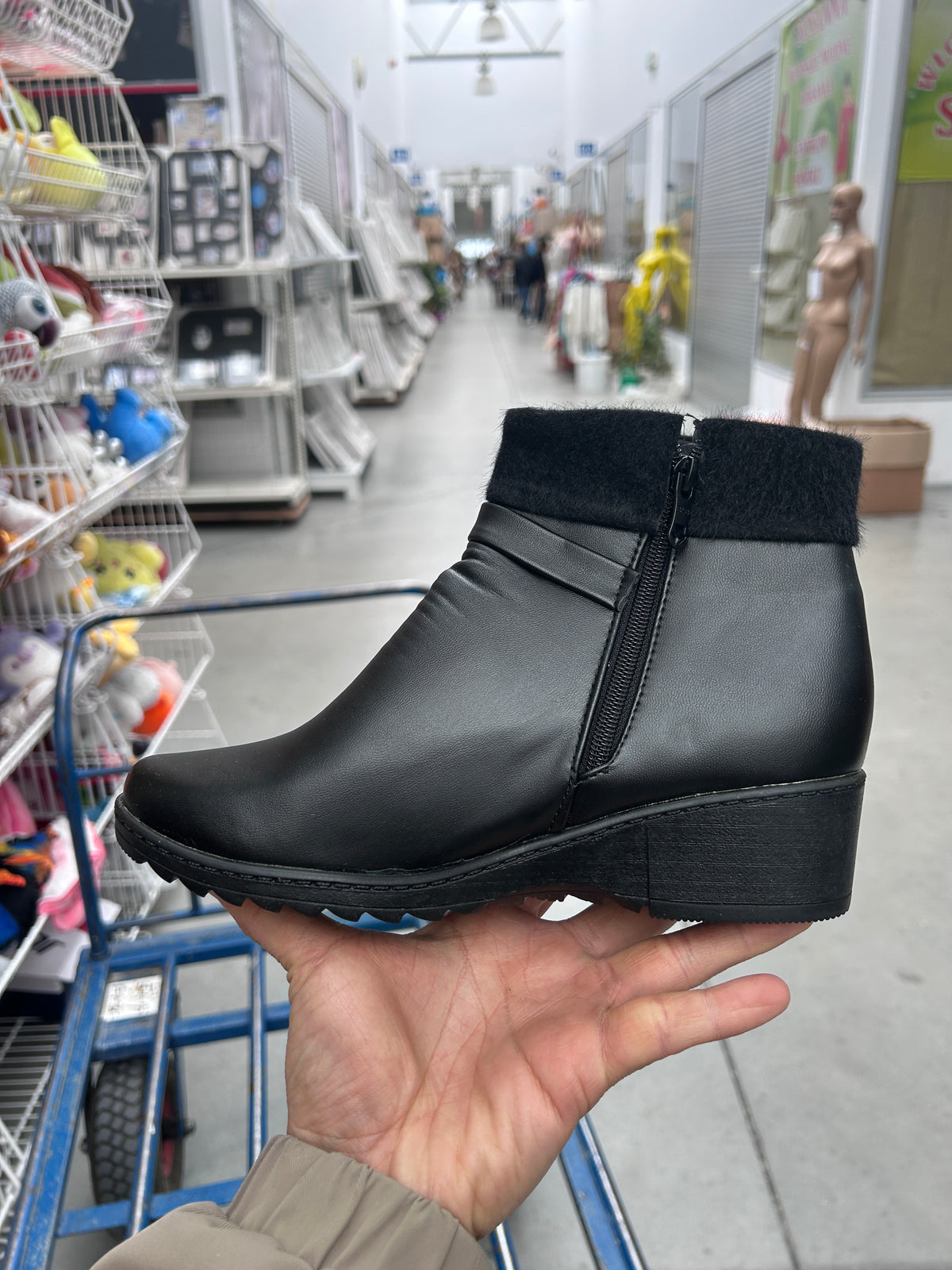 Botki damskie (37-42, 12par) D58-1 BLACK