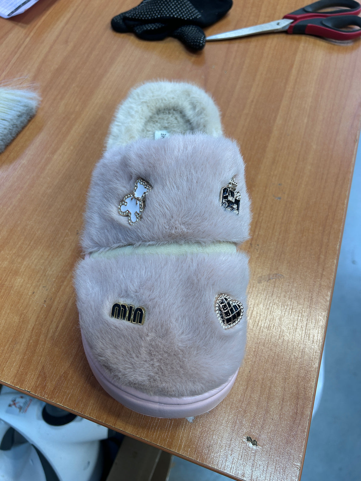 Kapcie Damskie MD10089 (36-41,24p)