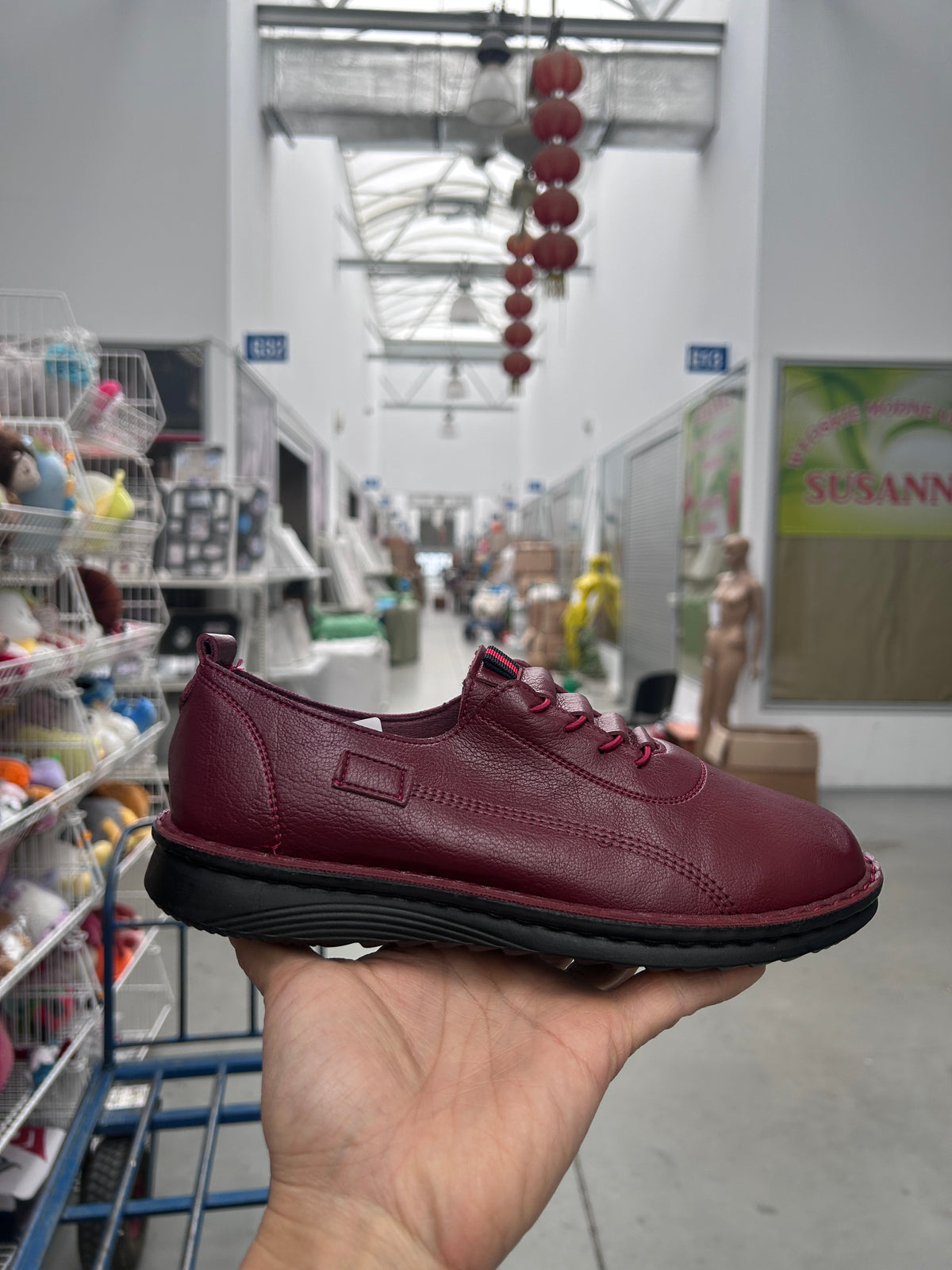 Półbuty Damskie D50-3 (36-42,12Par) Red