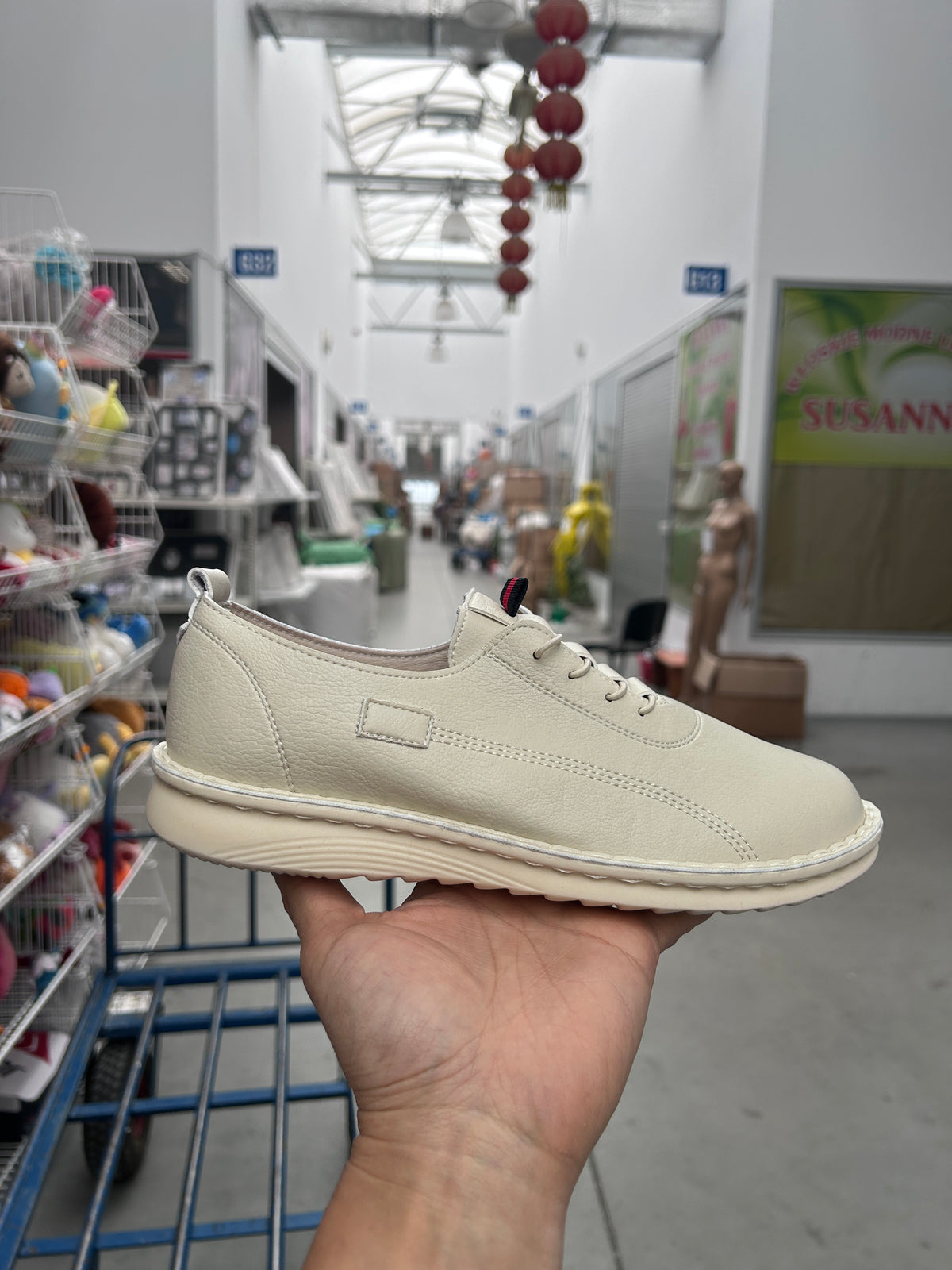 Półbuty Damskie D50-3 (36-42,12Par) Beige
